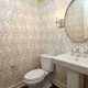 Kertas dinding di tandas: kelebihan, kekurangan dan pilihan reka bentuk