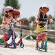 Çocukların iki tekerlekli scooterları: çeşitleri, seçim önerileri