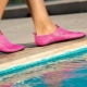 أحذية حمام السباحة: الميزات والأصناف وقواعد الاختيار