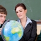 Giáo viên địa lý: những ưu và khuyết điểm của nghề, làm thế nào để trở thành một?