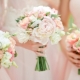 ใครเป็นร้านดอกไม้ในงานแต่งงานและทำหน้าที่อะไร?
