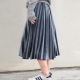 What are pleated skirts and how to make images with them?