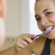 Khi nào bạn nên đánh răng - trước hay sau khi ăn sáng?