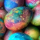 ¿Cómo hacer coloridos huevos de Pascua?