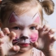 Face painting with a picture of a cat