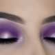 Gumagawa ng purple makeup