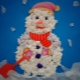 Fazendo bonecos de neve com guardanapos