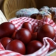 Πώς να βάψετε αυγά σε φλούδες κρεμμυδιού;