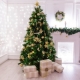 Wie schmückt man einen künstlichen Weihnachtsbaum schön?