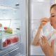 Hoe de geur uit de koelkast te verwijderen?