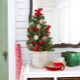 ¿Cómo decorar un pequeño árbol de Navidad?