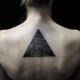 Vue d'ensemble d'un tatouage pyramidal