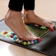 Mga tampok ng foot massage mat