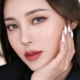 Création de maquillage coréen