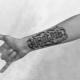 Tatuaje con inscripciones en ruso