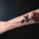Rožu tetovējums meitenēm