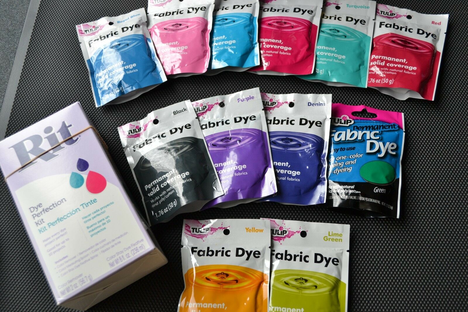 Coloranti per tessuti sintetici: tipi di coloranti. Tintura dei tessuti a  casa. Vernice spray nera in lattine e altre opzioni