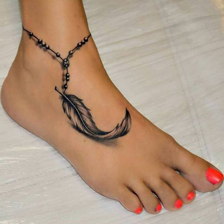 Tatuaj bratara picior femei