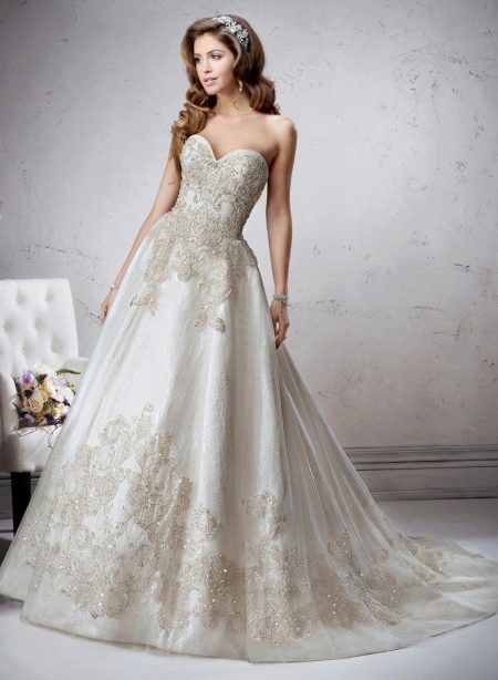 Luksusowa długa suknia ślubna