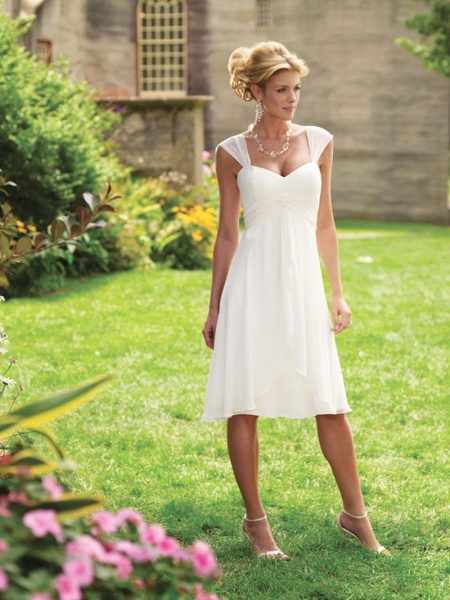 gaun pengantin sederhana A-line
