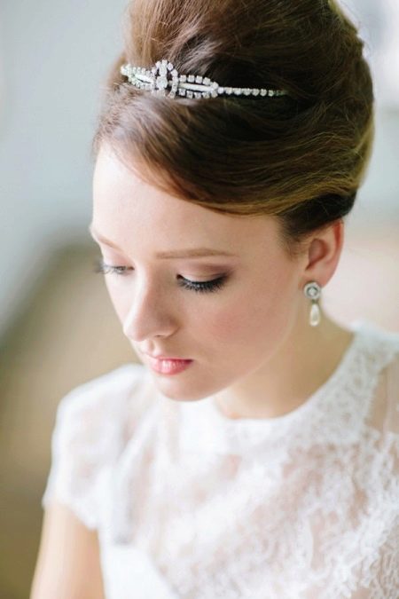 Kiểu tóc cho cô dâu thấp lùn dự đám cưới