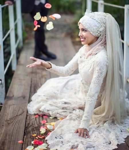 Čipkované moslimské svadobné šaty