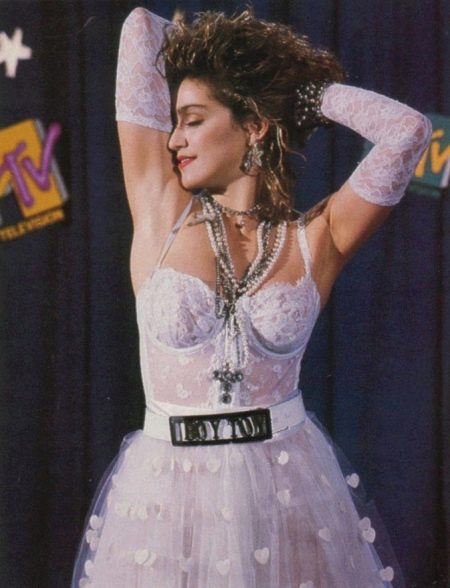 Madonnas vaļsirdīgā kāzu kleita
