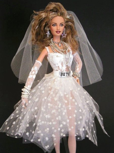 Barbie-trouwjurk in Madonna-stijl