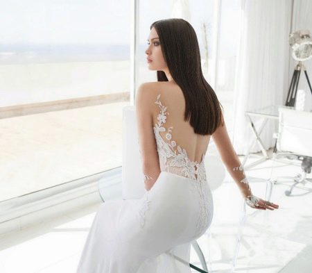Сватбена рокля без гръб от Джули Вино