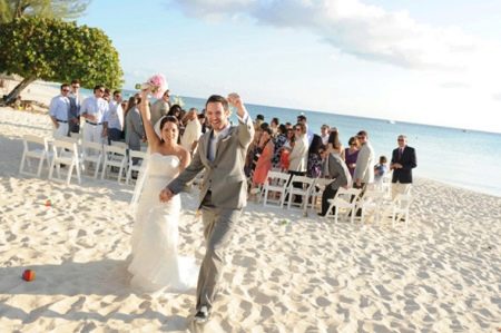 Plážové svatební šaty