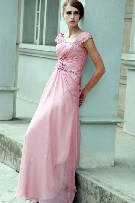 Gaun pengantin merah jambu malam