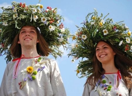 Hochzeitskranz für eine Hochzeit im russischen Stil