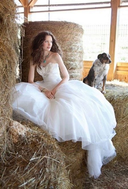 Vestido de noiva em estilo rústico