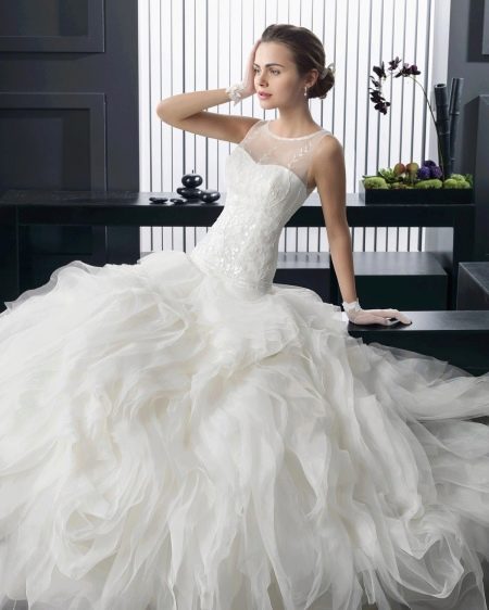 Gaun pengantin yang subur dari Rosa Clara