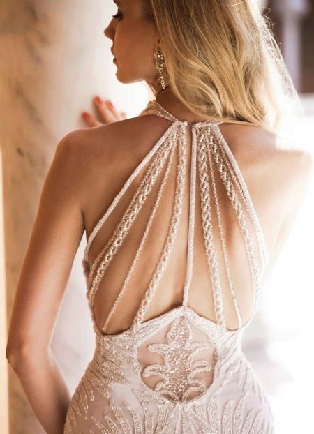 Vestuvinė suknelė be nugaros