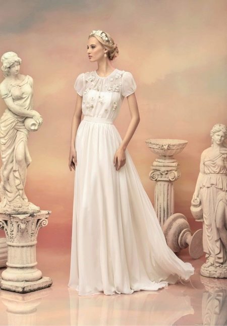 Vintažinio stiliaus vestuvinė suknelė su nėriniais