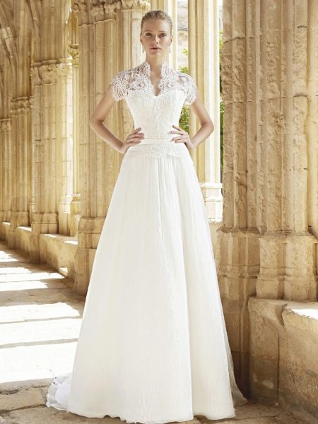 Maikling Lace Sleeve Wedding Dress