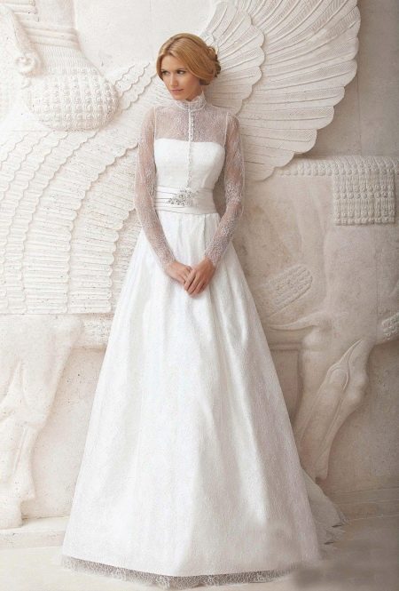 Svadobné šaty s dlhými rukávmi
