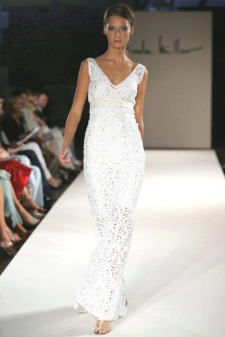 Дизайнерска сватбена рокля с плетене на една кука