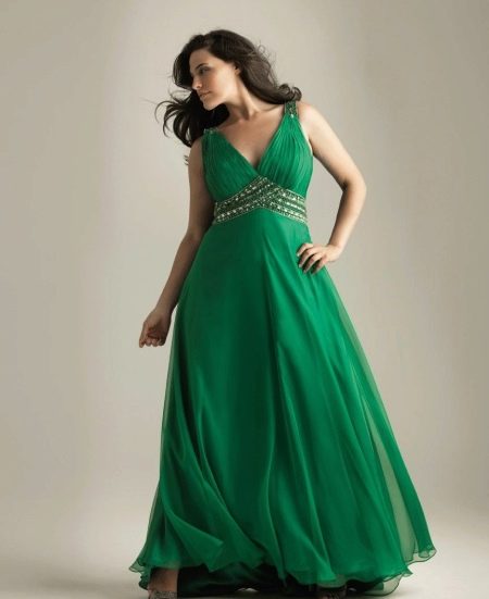 Вечерна зелена рокля за пълен стил ампир