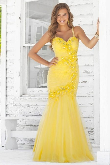 שמלת ערב צהובה