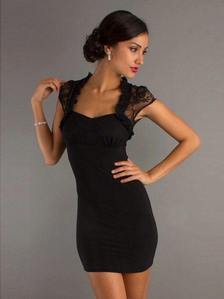 Gaun malam hitam pendek dengan bolero