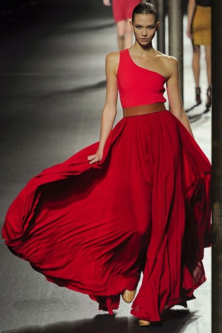 Večerní šaty z červené Lanvin