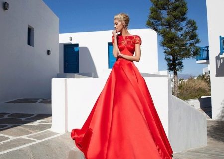 שמלת ערב אדומה עם עליונית תחרה