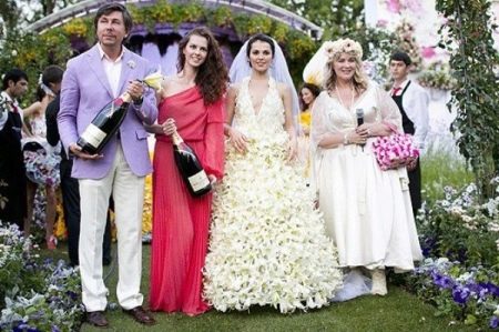 Sati Kazanovas kāzu kleita