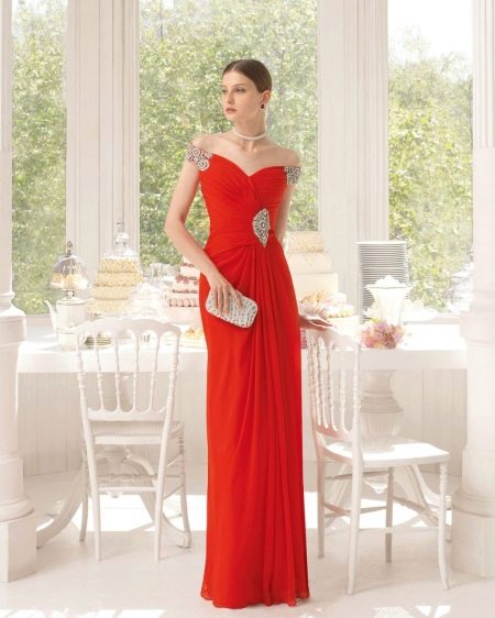 Červené šaty v gréckom štýle od Aire Barcelona