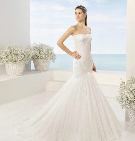 Gaun pengantin duyung dengan langsir