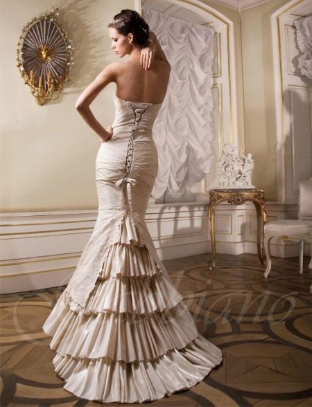 Vestido de noiva sereia com costas abertas