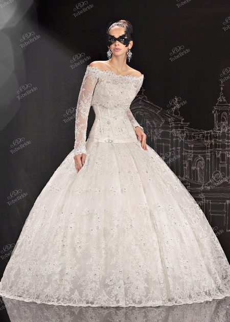 Gaun pengantin dari koleksi 2013 dari To Be Bride