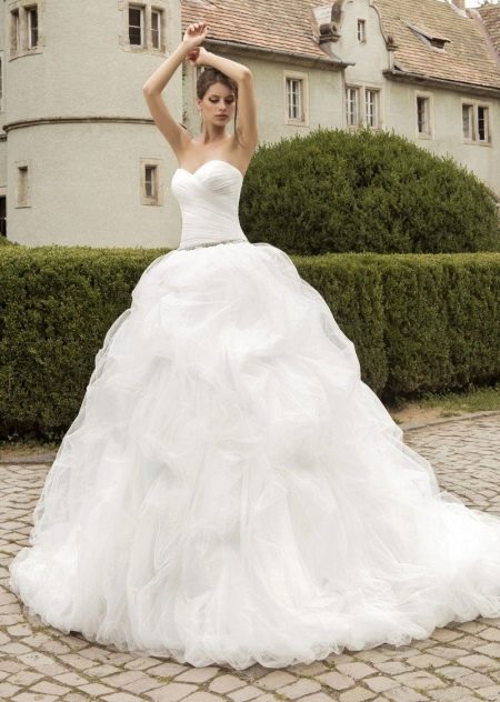 Gaun pengantin mewah dari Armonia